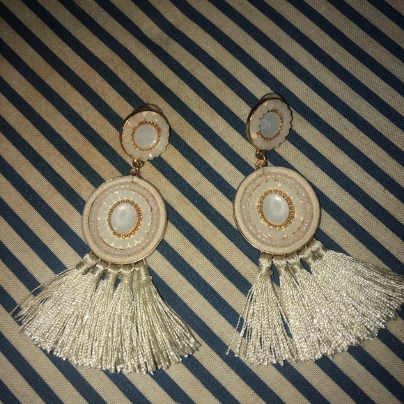 Cream/neutral tassel earrings - Picture 4 of 4